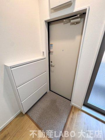 Nesta Residence 大正の玄関