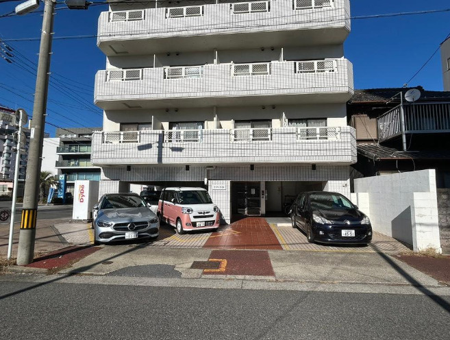 名古屋市港区　一棟収益マンション　ラフィネ浜の外観