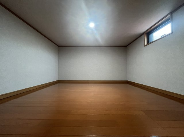 仙台市青葉区みやぎ台5丁目の洋室|【大容量の小屋裏収納】季節物や大型荷物もすっきり片付く、固定階段式の大空間ロフト！