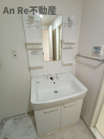 川口市東川口４丁目の賃貸マンションの洗面所