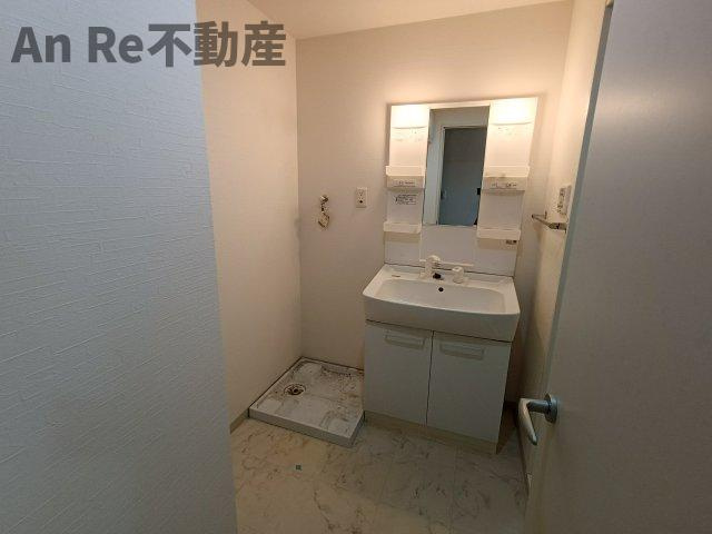 川口市東川口４丁目の賃貸マンションの洗面所
