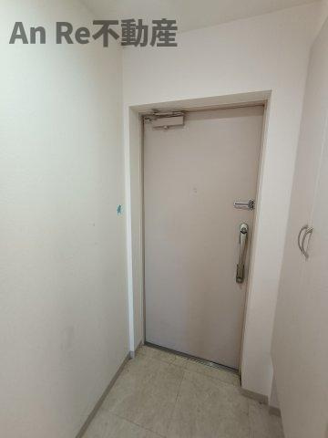 川口市東川口４丁目の賃貸マンションの玄関