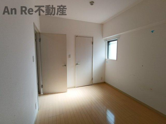 川口市東川口４丁目の賃貸マンションの洋室