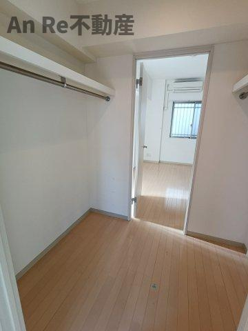 川口市東川口４丁目の賃貸マンションの収納
