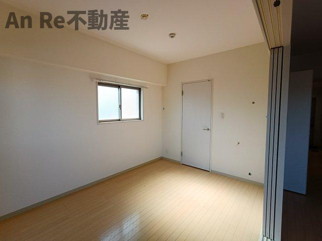 川口市東川口４丁目の賃貸マンションの洋室