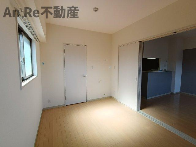 川口市東川口４丁目の賃貸マンションの洋室