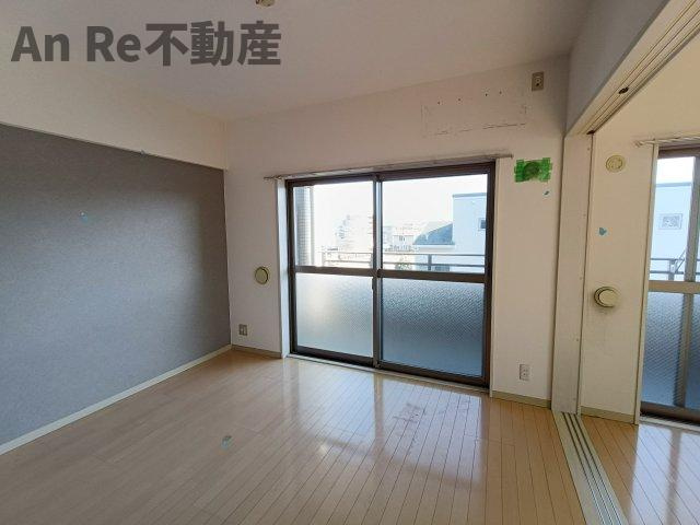 川口市東川口４丁目の賃貸マンションの居間・リビング