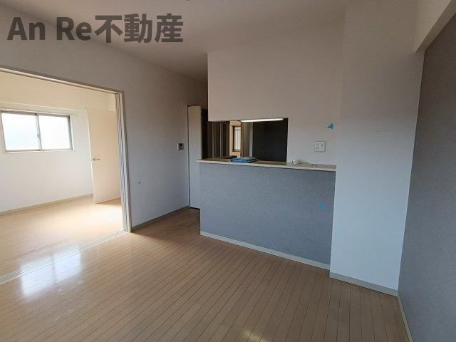 川口市東川口４丁目の賃貸マンションの居間・リビング