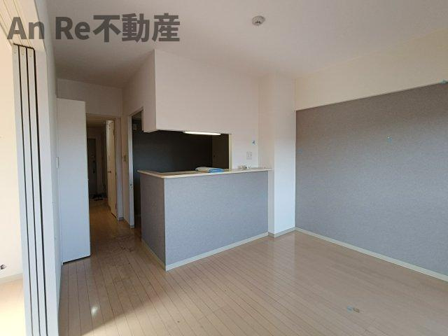 川口市東川口４丁目の賃貸マンションの居間・リビング