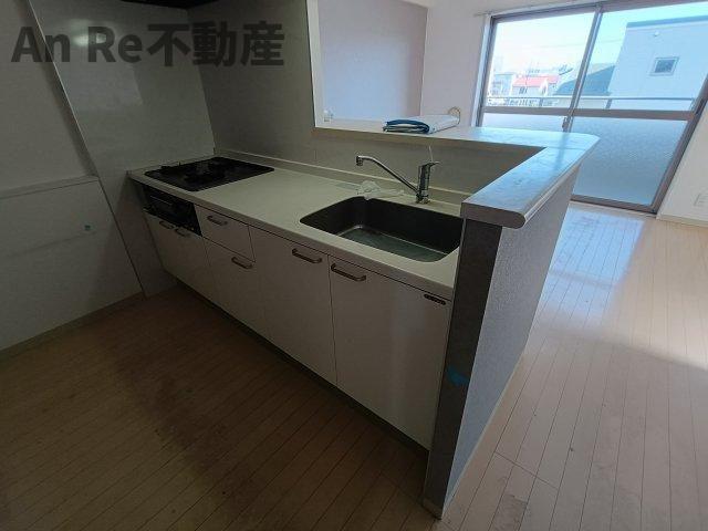 川口市東川口４丁目の賃貸マンションのキッチン