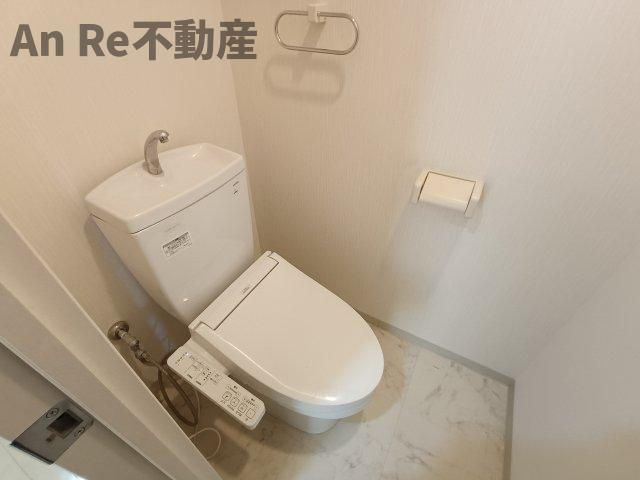 川口市東川口４丁目の賃貸マンションのトイレ