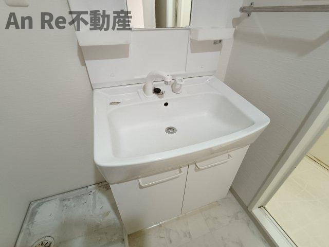 川口市東川口４丁目の賃貸マンションの洗面所