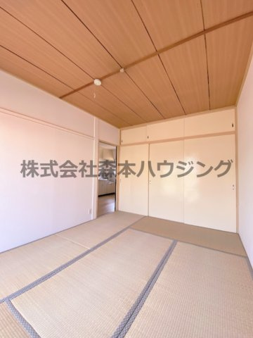 【和室】 | 　ゾンネンブルーメ | 柔らかい畳が心地よい和室