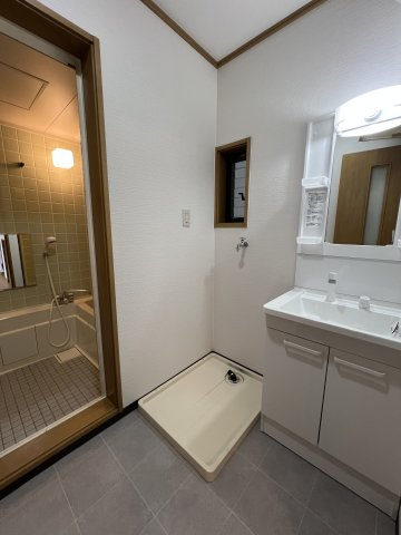 醍醐南西裏町　店舗付住宅　稼働中　の独立洗面台|洗髪洗面化粧台新調済です！