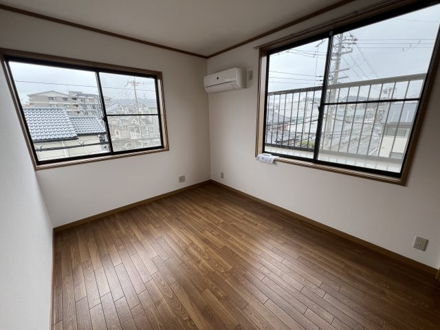 醍醐南西裏町　店舗付住宅　稼働中　の洋室|洋室６帖です。