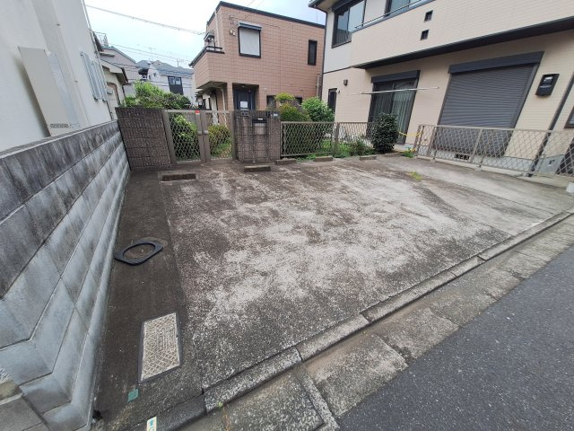 上石神井３丁目ヘーベルハウスの駐車場