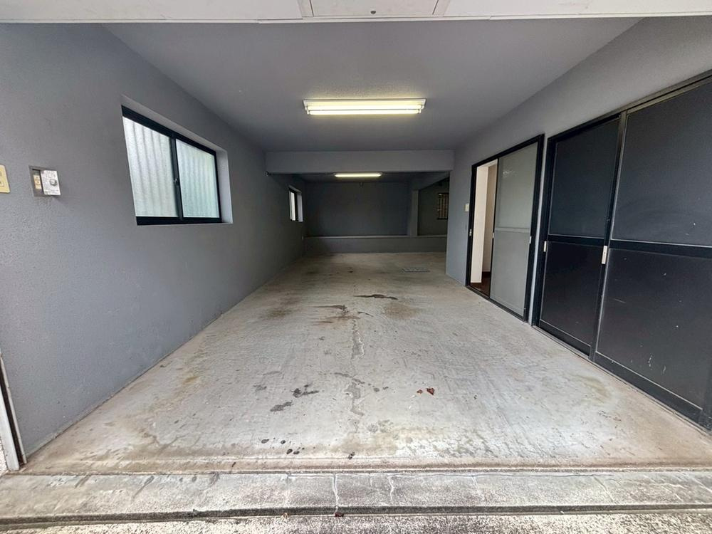 川勝町　中古一戸建ての駐車場|■物件内覧・資金計画相談・住宅ローン相談、リフォーム相談、お問合せ受付中■
※当日・翌日のご内覧、ご相談はお電話でのお問合せがスムーズです！
