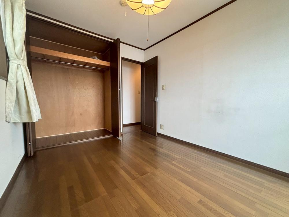 川勝町　中古一戸建ての寝室|洋室6.0帖
■物件内覧・資金計画相談・住宅ローン相談、リフォーム相談、お問合せ受付中■
※当日・翌日のご内覧、ご相談はお電話でのお問合せがスムーズです！