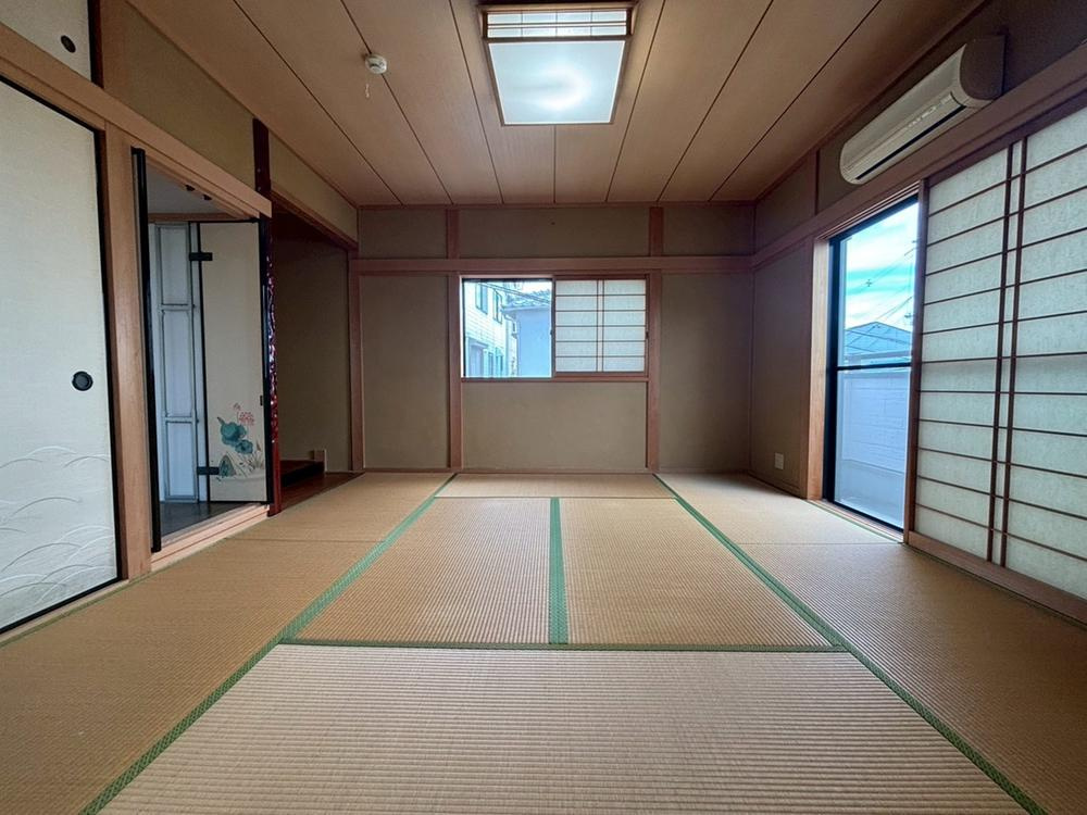 川勝町　中古一戸建ての和室|和室8.0帖
■物件内覧・資金計画相談・住宅ローン相談、リフォーム相談、お問合せ受付中■
※当日・翌日のご内覧、ご相談はお電話でのお問合せがスムーズです！