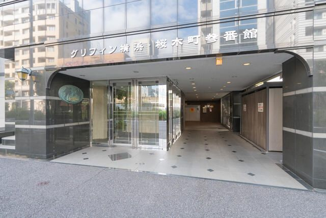 グリフィン横浜・桜木町参番館のエントランス