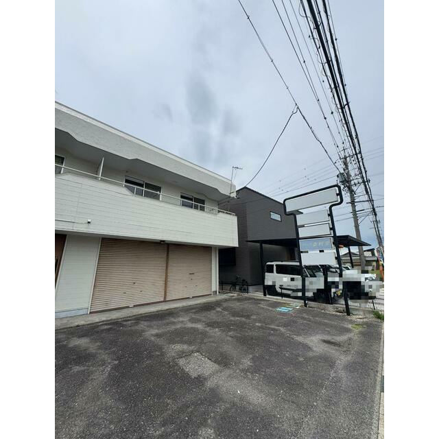畝部東町貸店舗の駐車場