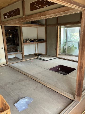 足利市小俣町中古戸建の居間・リビング
