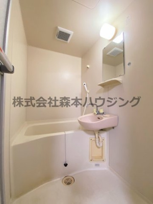 【浴室】 | 　リベルテ古川橋 | 落ち着いた空間のお風呂です