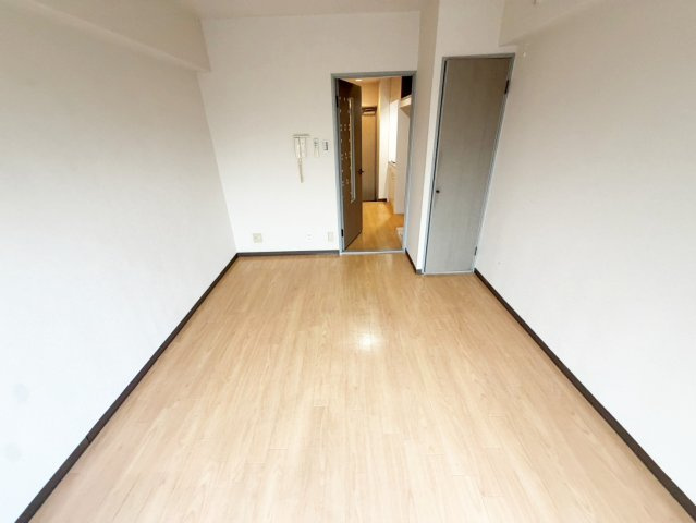 コスモハイツの洋室