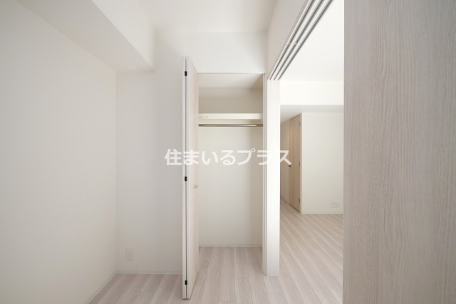 コンフォリア・リヴ京橋の洋室