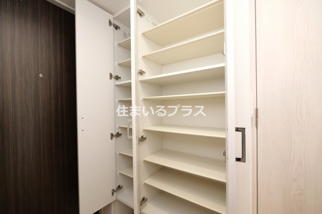 コンフォリア・リヴ京橋の収納