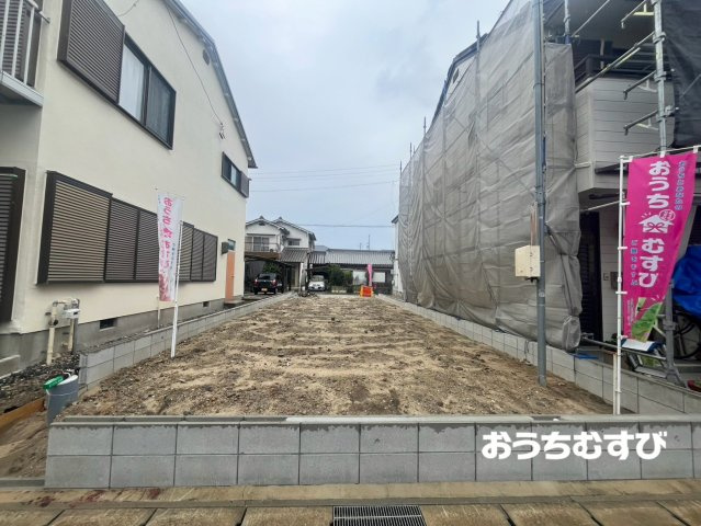 春日井市上条町8期(全1棟)の前面道路含む現地写真