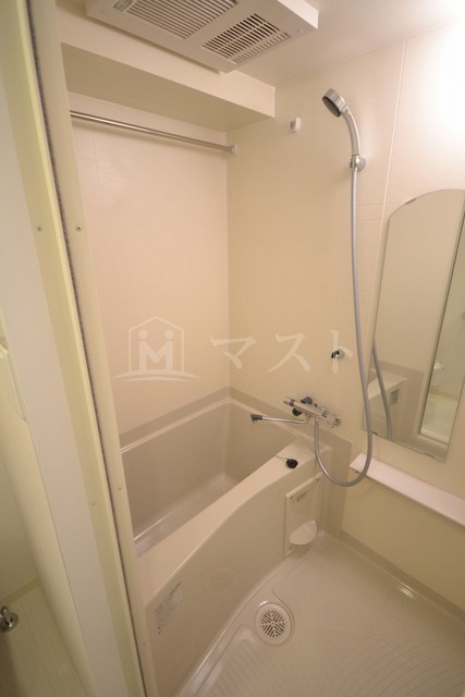 プレサンス松屋町グレースの浴室