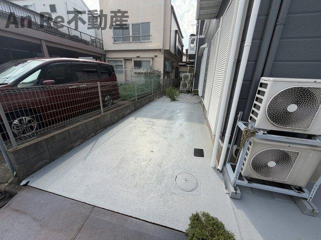 ピュアパレスの駐車場