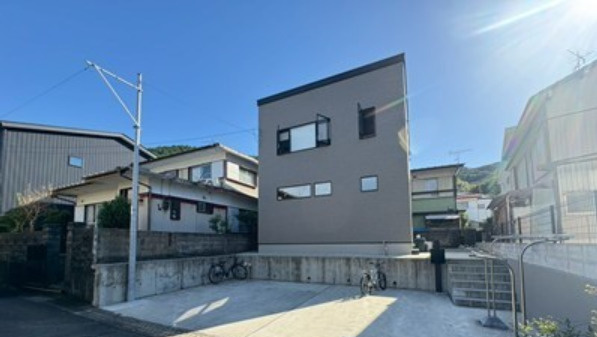 「築浅美邸」高知市神田　中古一戸建て