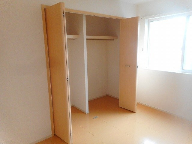 アペックス荒中の収納