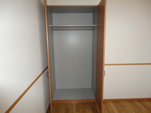 コンフォース西前田の収納|北側和室クローゼット