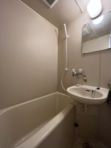 ベルデ所沢の洗面所|同物件・別部屋写真