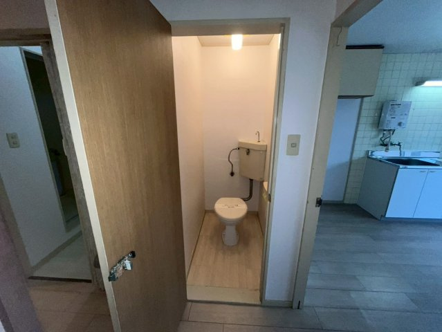 名古屋市中川区中島新町２丁目の賃貸マンションのトイレ