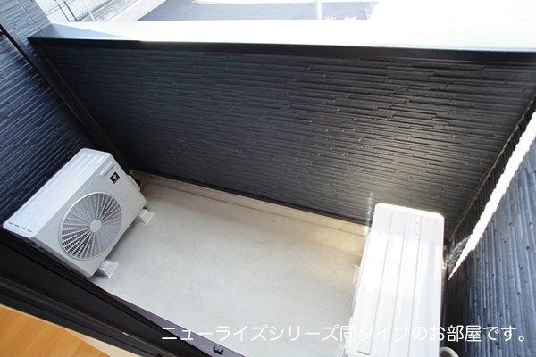 ジュネス・クレアのバルコニー