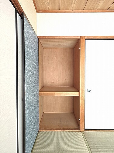 ライオンズマンション尾頭橋のその他|南側和室の収納