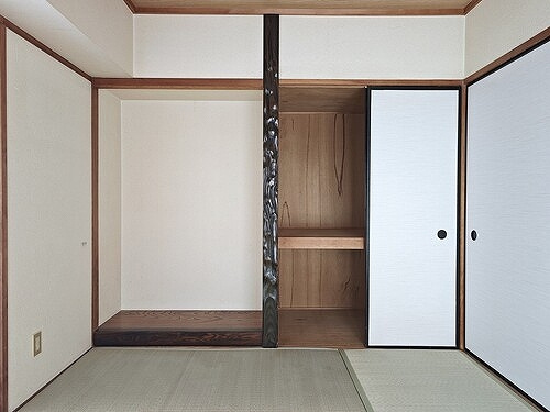 ライオンズマンション尾頭橋の収納|南西和室の床の間と押入