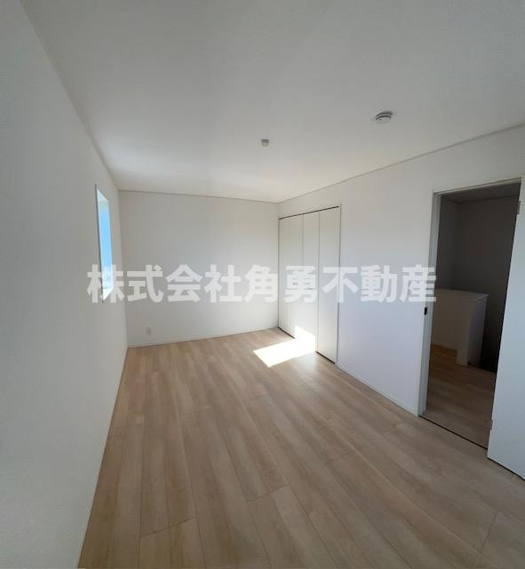 厚木市緑ヶ丘第10　新築一戸建て　1号棟の内観：施工例|《施工例》洋室