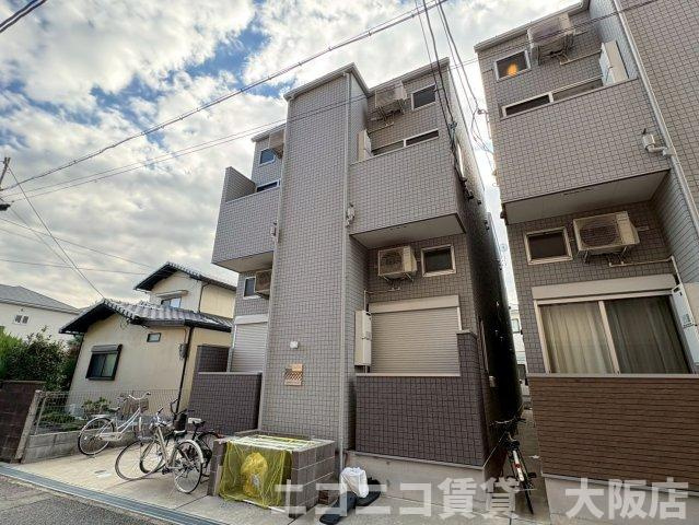 京都市伏見区淀木津町のアパートの外観