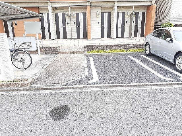 サン・パラストＦ　Ⅲの駐車場