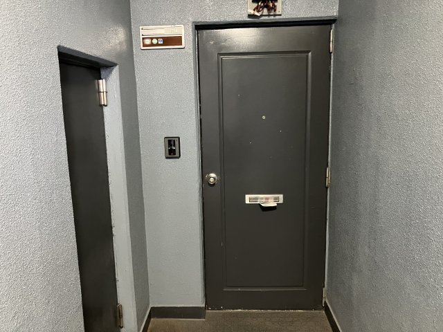 コーポやすり苑のエントランス