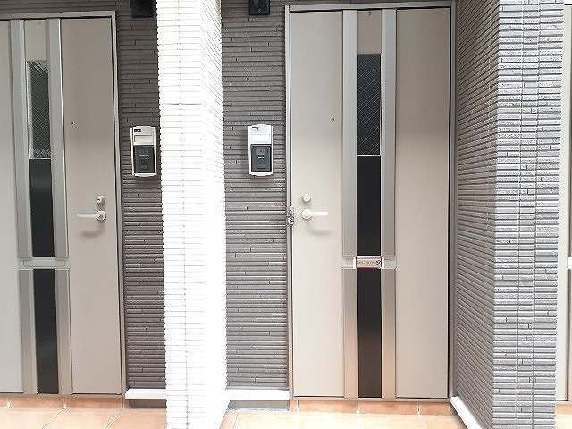 プリムローズやなせの玄関