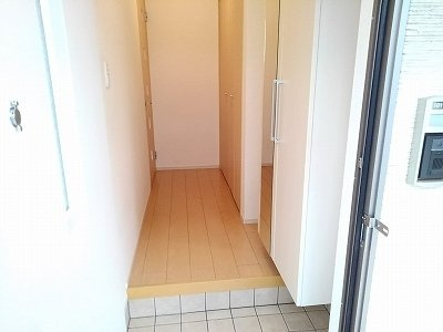 マイン　シュロス　Ⅰの玄関