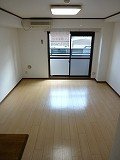 グリーンヒルズの居間・リビング