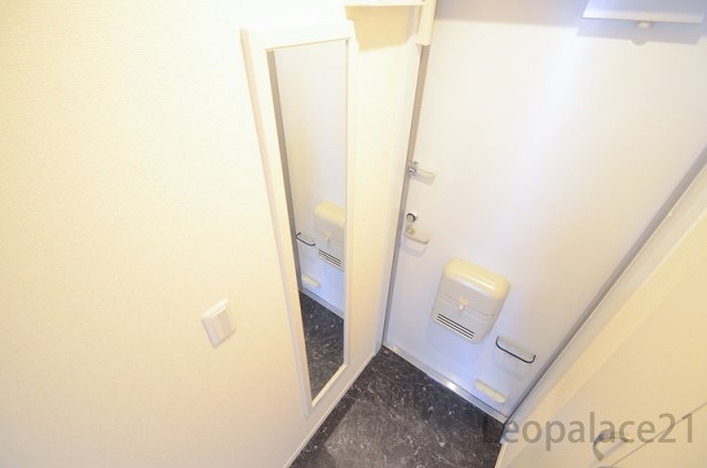 レオネクストＰｉｎｅｓ　Ｍの玄関