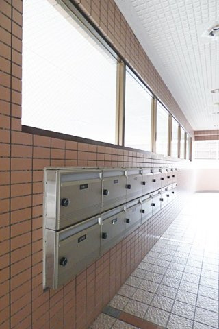アクシス呼続のロビー